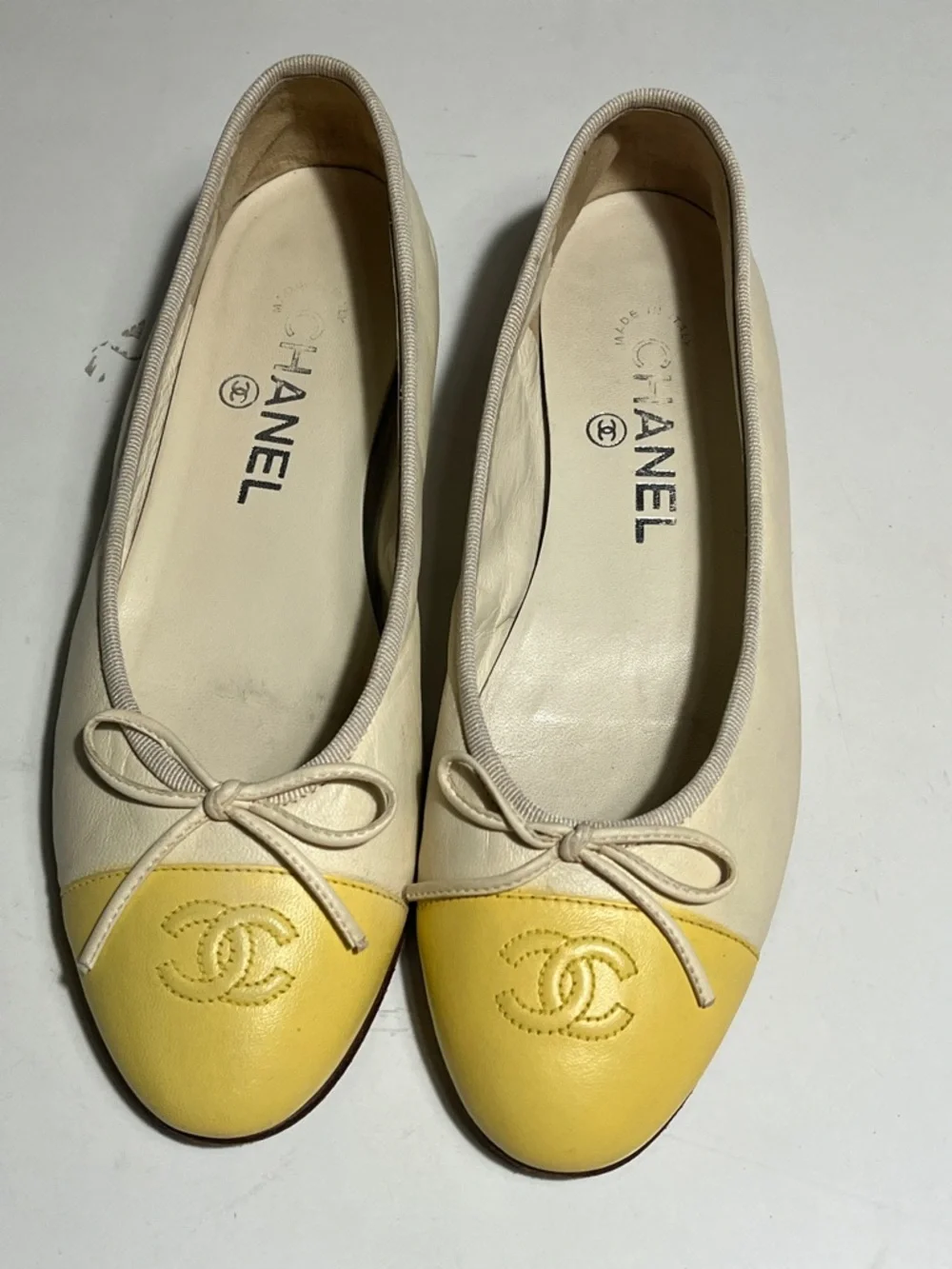 Sold CHANEL Cream Leather Ballet Flats with Yellow Cap Toe - Picture 11 of 11